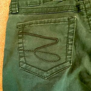 Women’s green Seven7 jeans skinny style